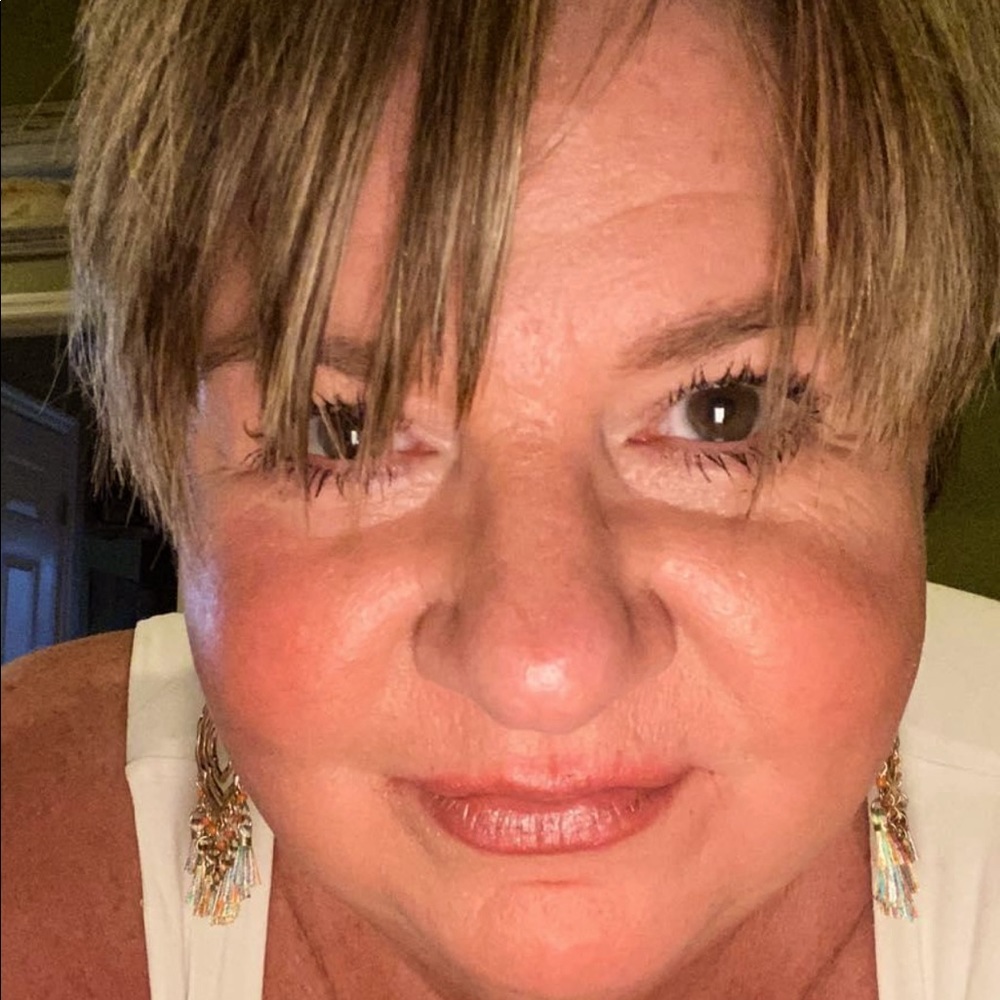 Meet your Posher, Melissa